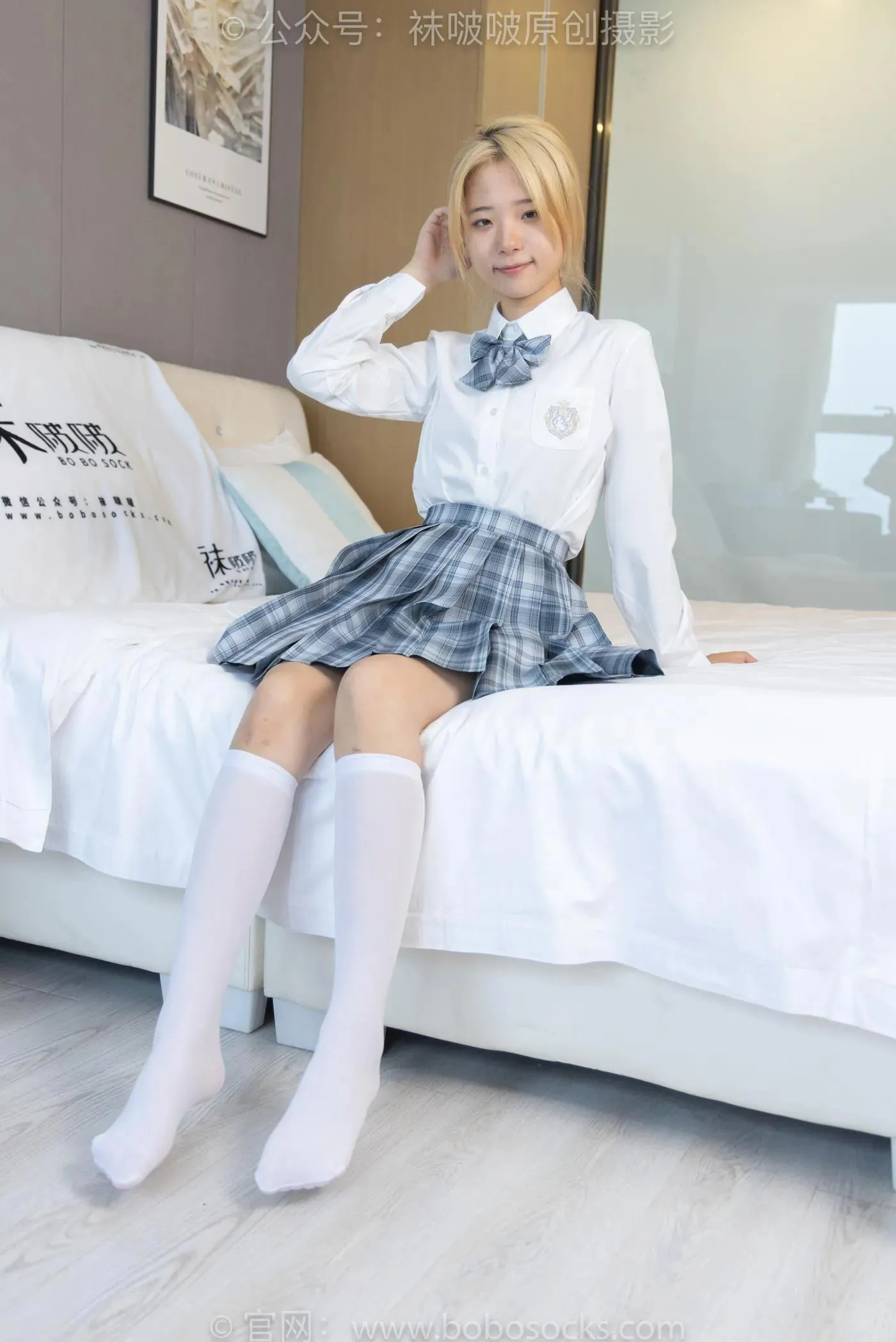[BoBoSocks袜啵啵]NO.160 小淳-匡威板鞋、黑皮鞋、短肉丝、白丝小腿袜 [140P]插图7